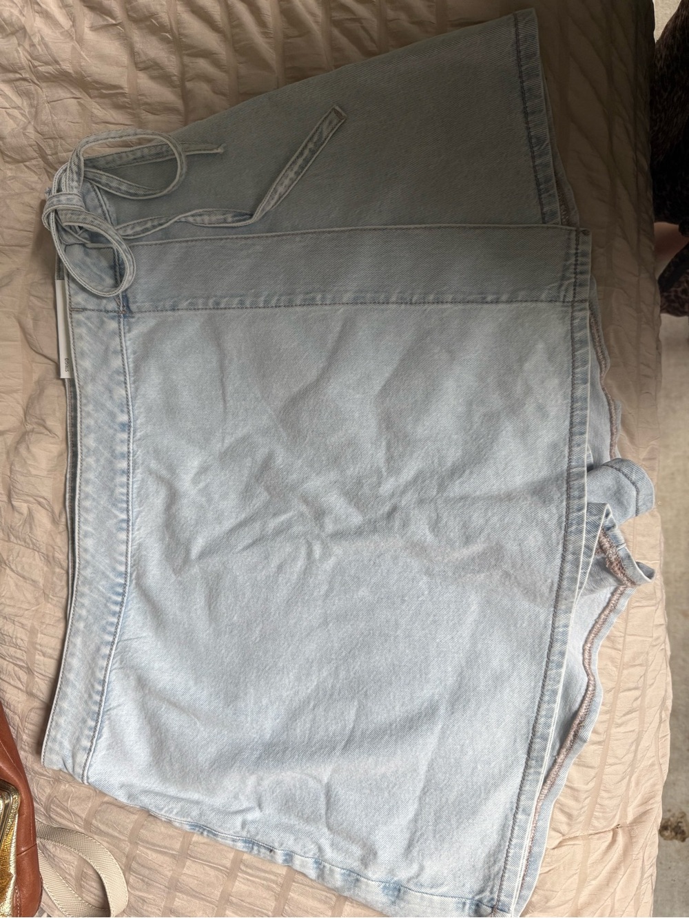 BRAND NEW American Eagle Light Wash Denim Women's Skort
